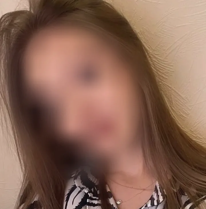 Aada, 22