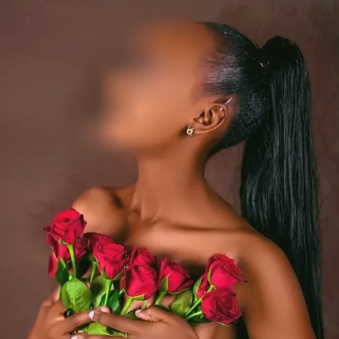 Amanda, 23