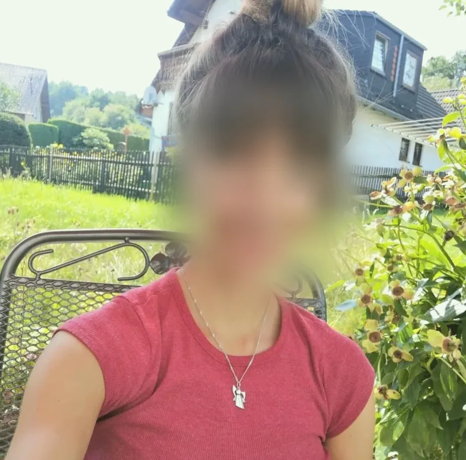 Maria, 24