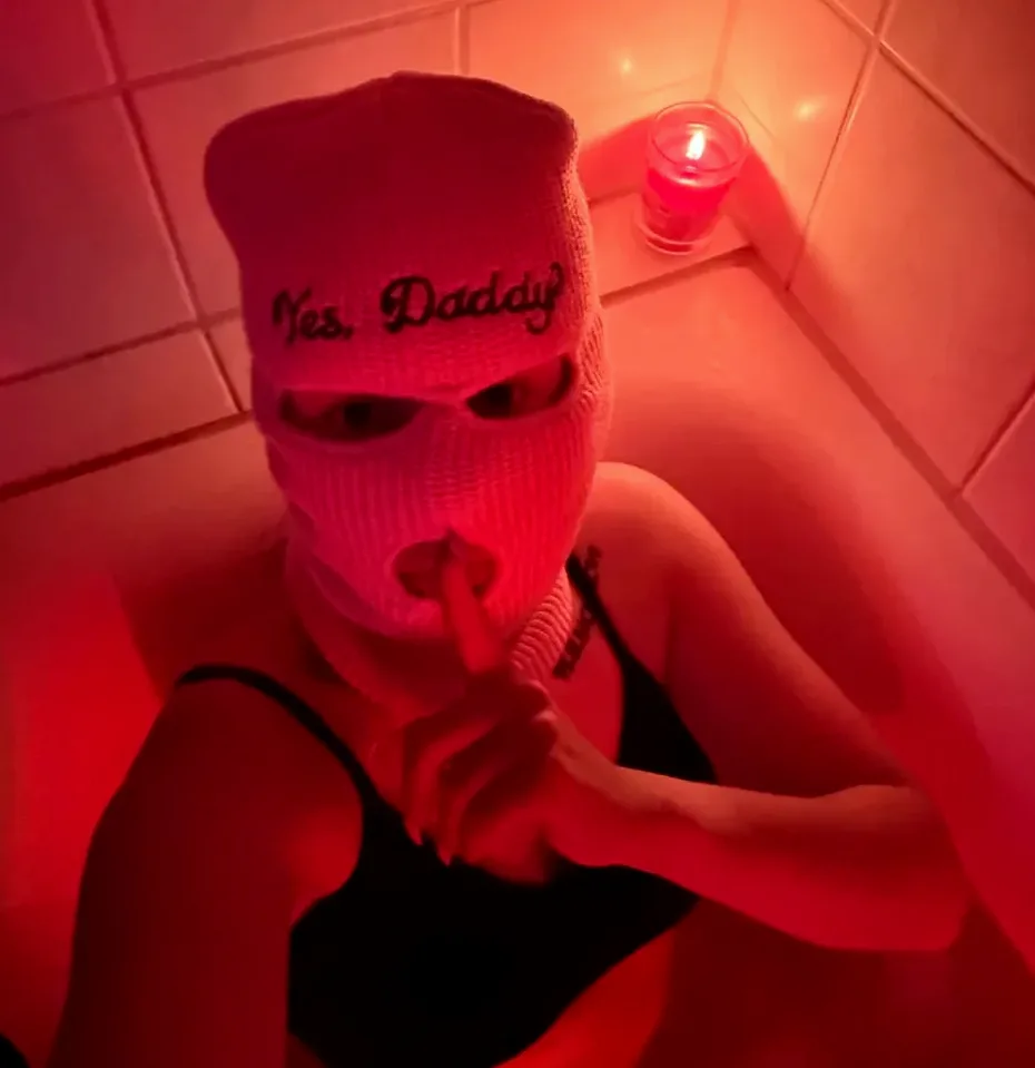 Petra, 27